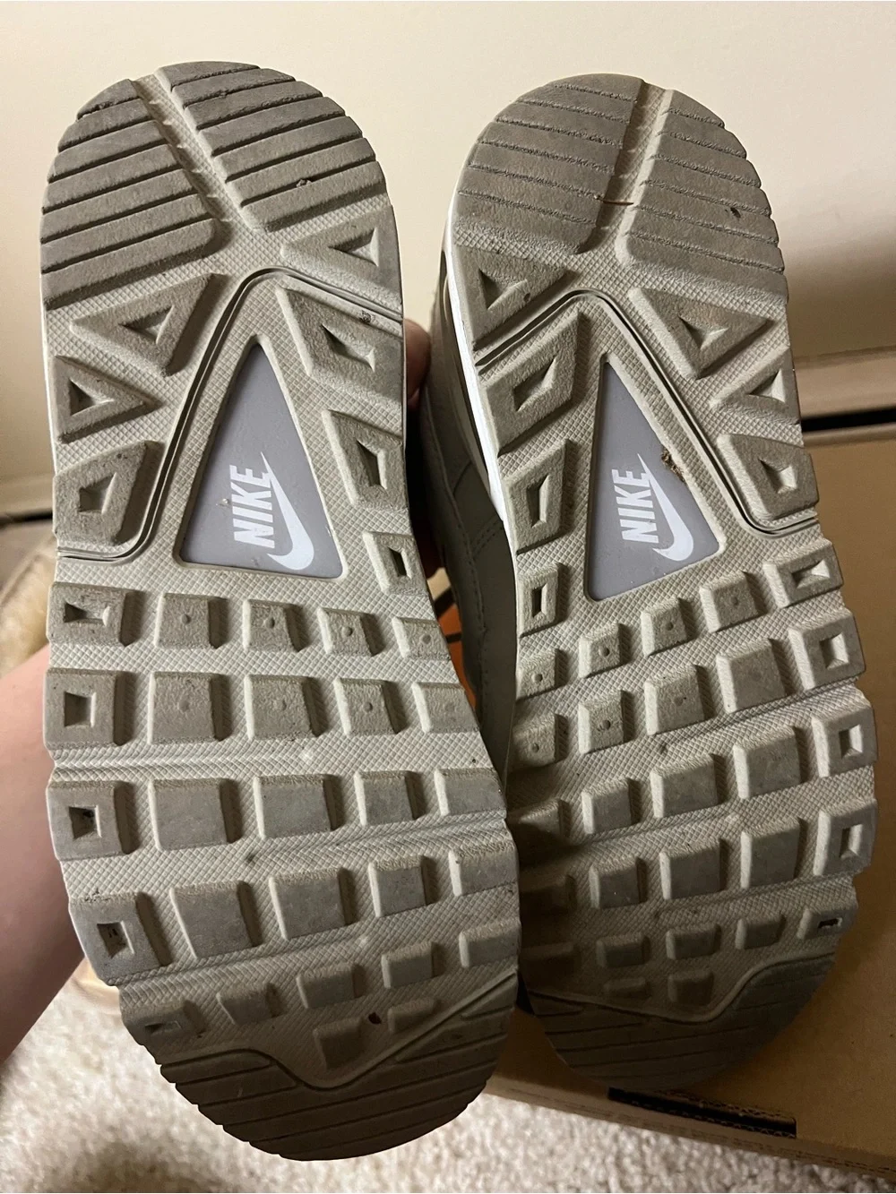 Nike Women’s Light Gray Athletic Sneakers